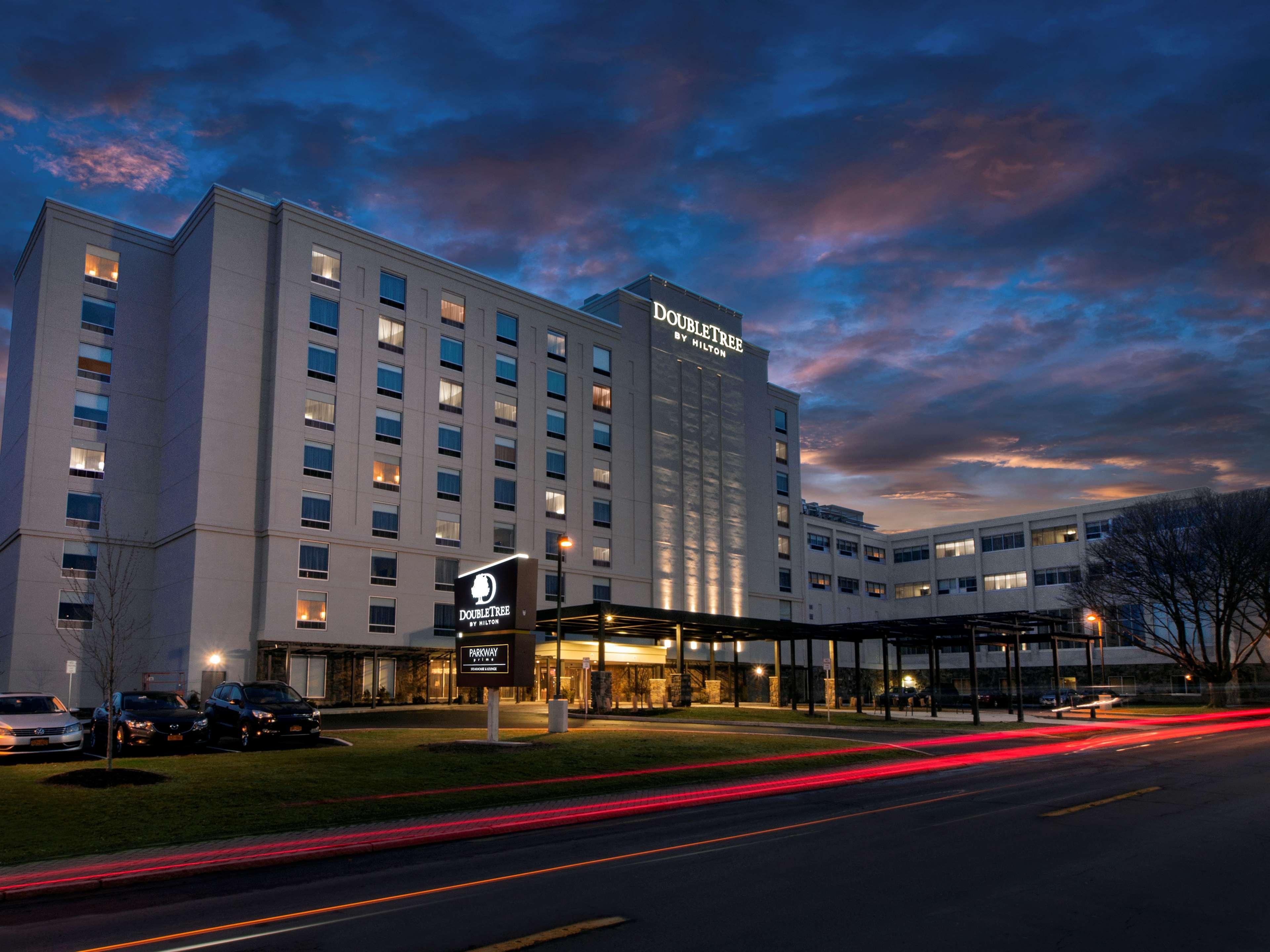 Doubletree By Hilton Hotel Niagara Falls New York Exterior photo