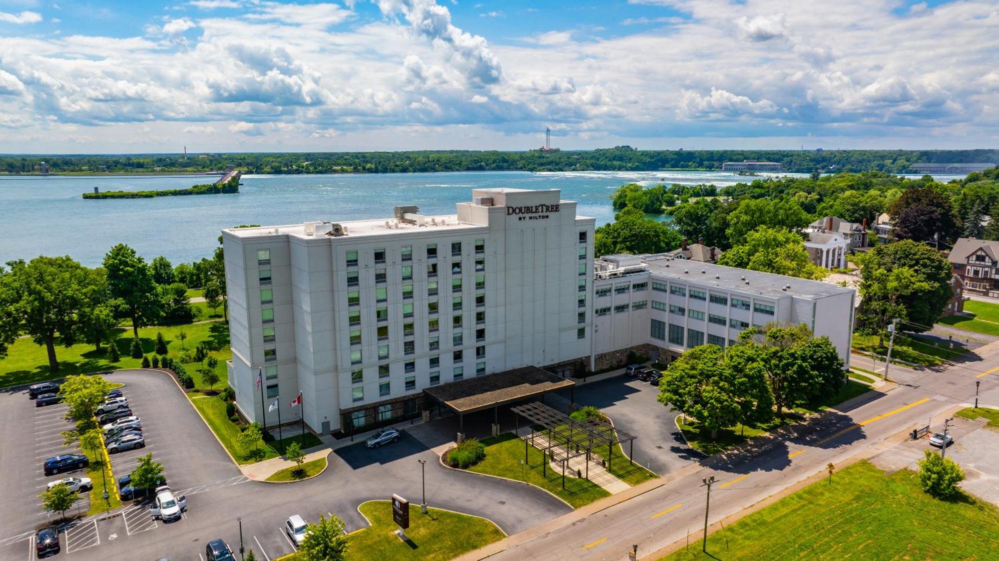 Doubletree By Hilton Hotel Niagara Falls New York Exterior photo